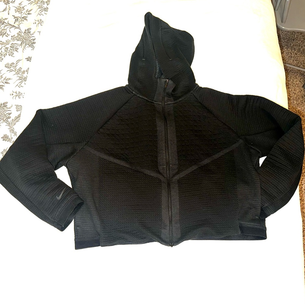 Women’s cropped zip up hoodie sz md